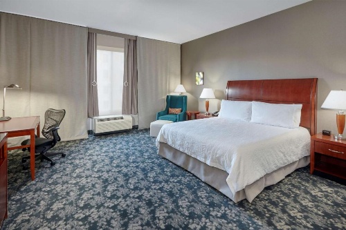 Hilton Garden Inn Lake Forest image 27
