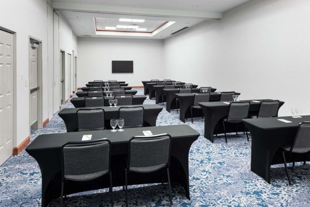 Hilton Garden Inn Lake Forest Image 32